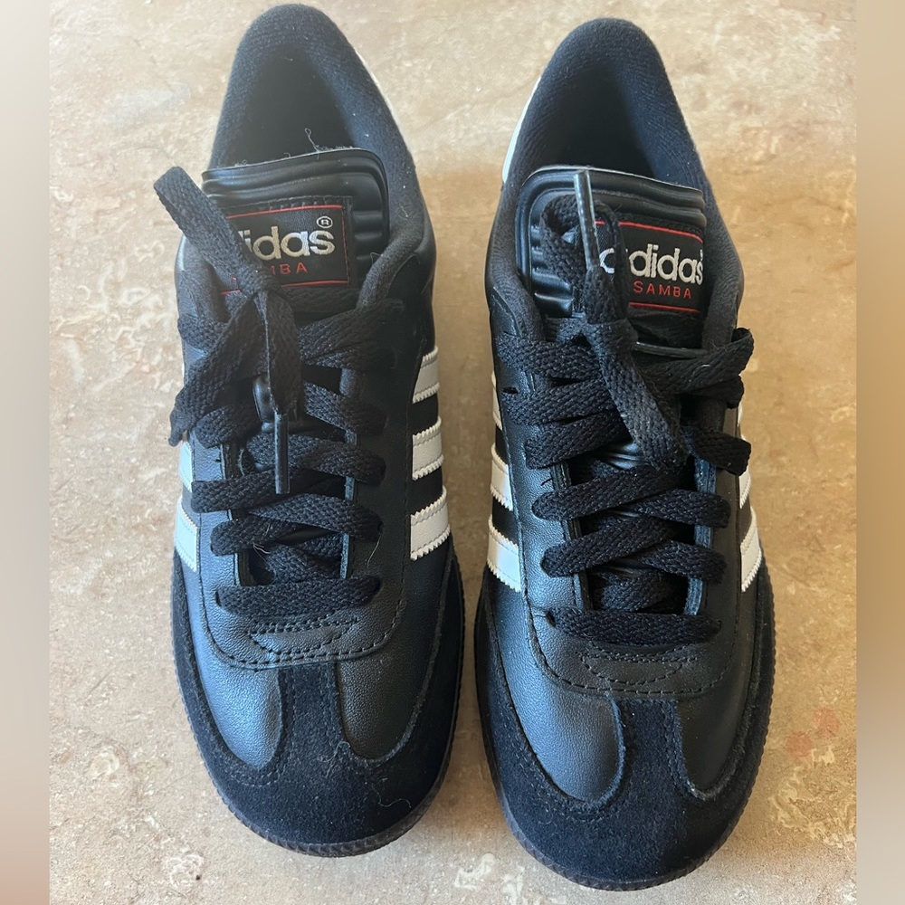 Size: 3.5 kids adidas samba
